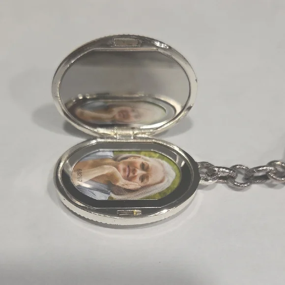 Silver Cross Oval Keychain Locket With Mirror - Picture 3 of 6